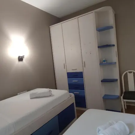 Apartamento Con Terraza A Metros De La Playa Y Zona Comercial, Ideal Familiar - Costa Brava - Es-209-68