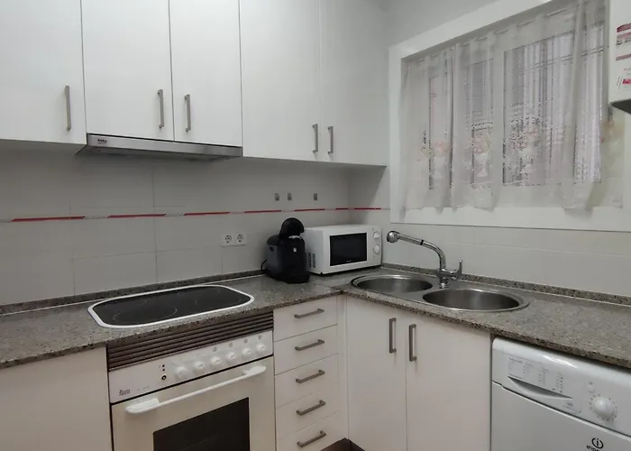 דירה Con Terraza A Metros De La Playa Y Zona Comercial, Ideal Familiar - Costa Brava - Es-209-68 *