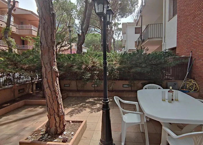 Con Terraza A Metros De La Playa Y Zona Comercial, Ideal Familiar - Costa Brava - Es-209-68 *