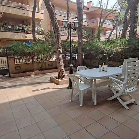Con Terraza A Metros De La Playa Y Zona Comercial, Ideal Familiar - Costa Brava - Es-209-68