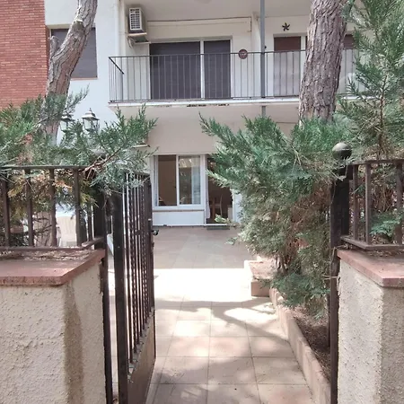 Con Terraza A Metros De La Playa Y Zona Comercial, Ideal Familiar - Costa Brava - Es-209-68 *