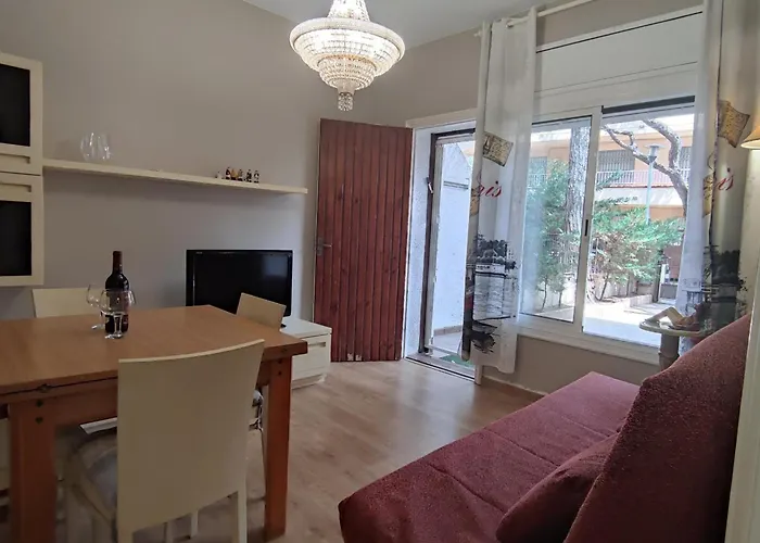 Con Terraza A Metros De La Playa Y Zona Comercial, Ideal Familiar - Costa Brava - Es-209-68 Daire